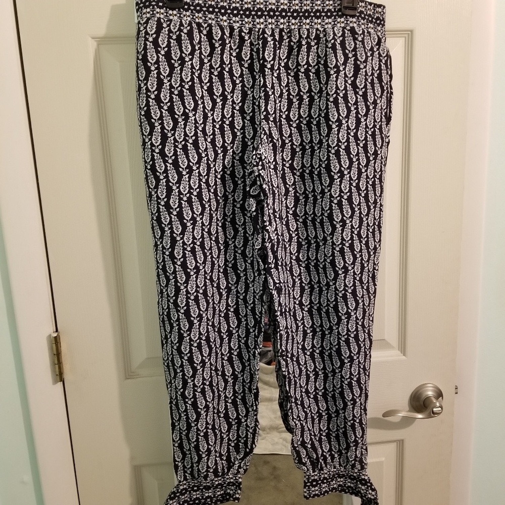 🌟3/$10 Loft Patterned Pants🌟